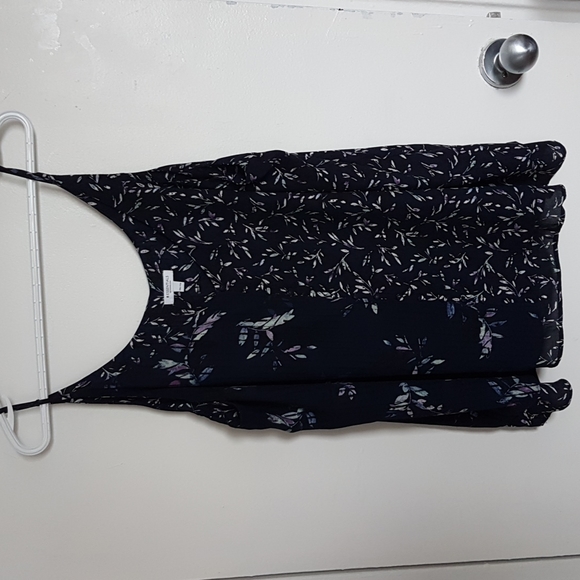 Reitmans floral blouse - Picture 2 of 3